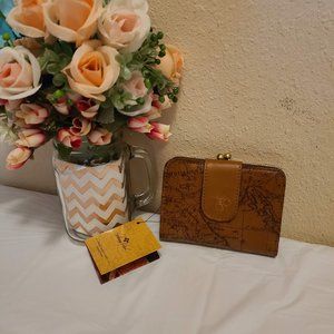 Patricia Nash World Globe Wallet NWT